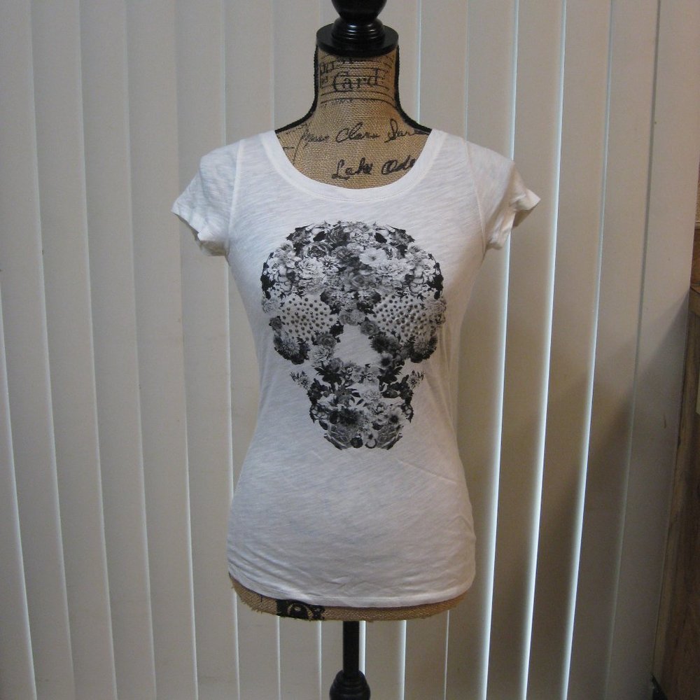 NWT Express white skull graphic tee t shirt top XS extra small